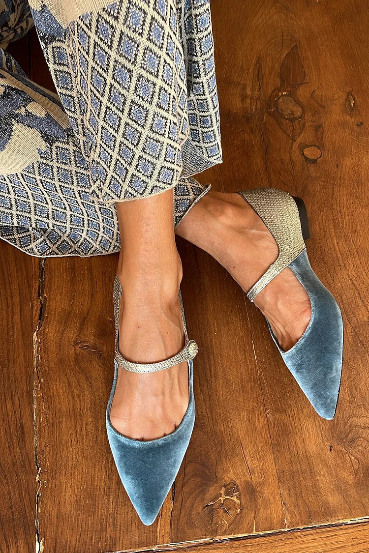 Ballerines patchwork bleues à bout pointu avec bride et boucle sur le cou-de-pied