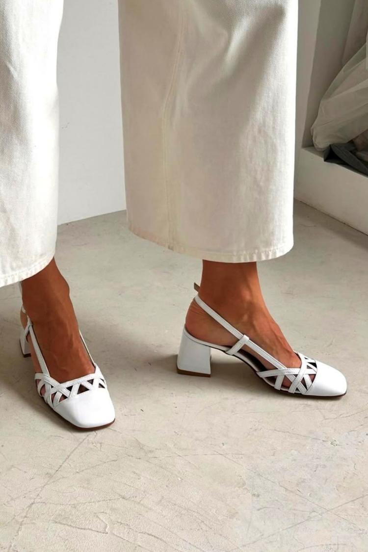Talons larges slingback découpés Blanc à bout carré