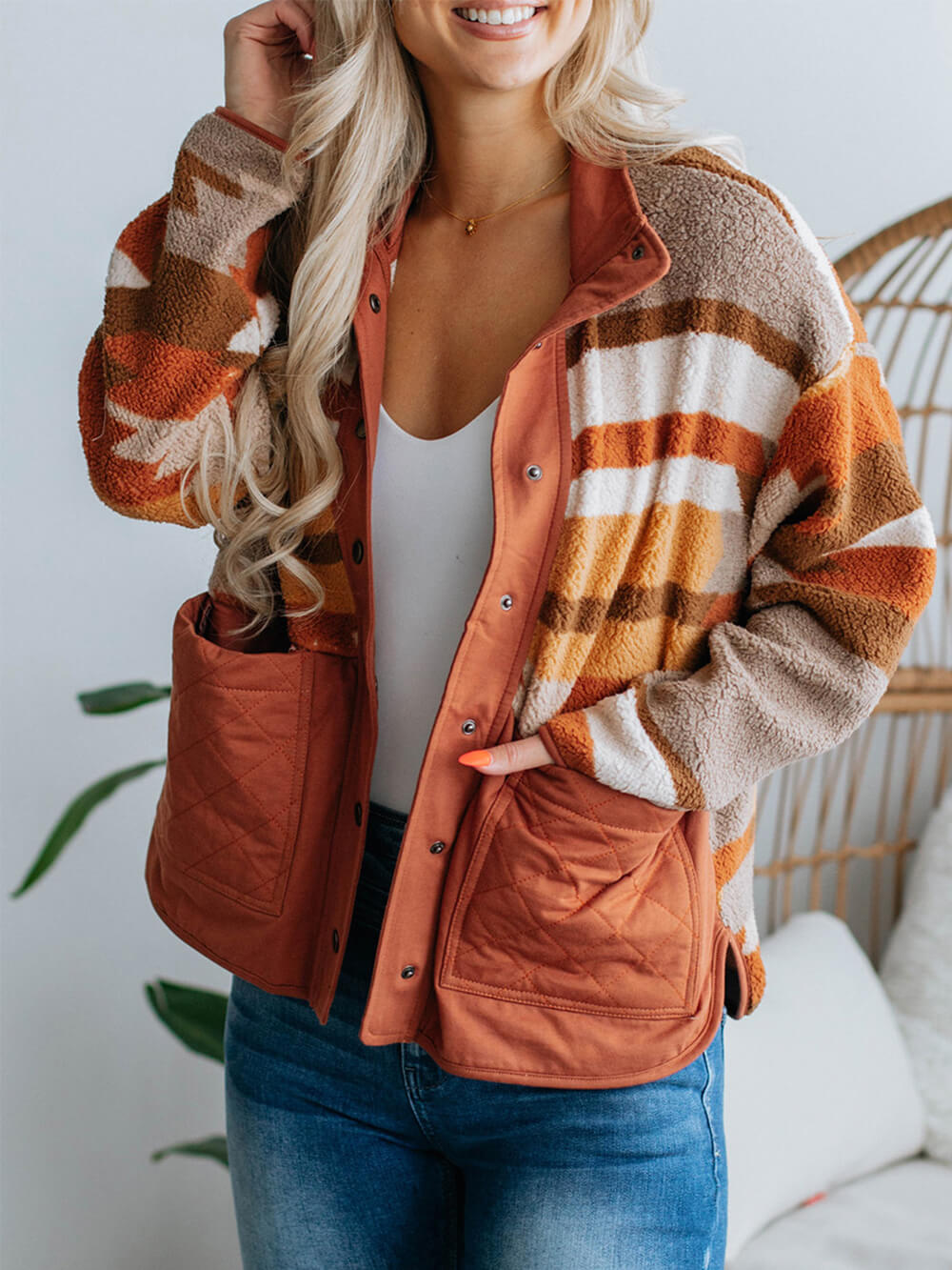 Manteau en Fourrure à Rayures Contrastées