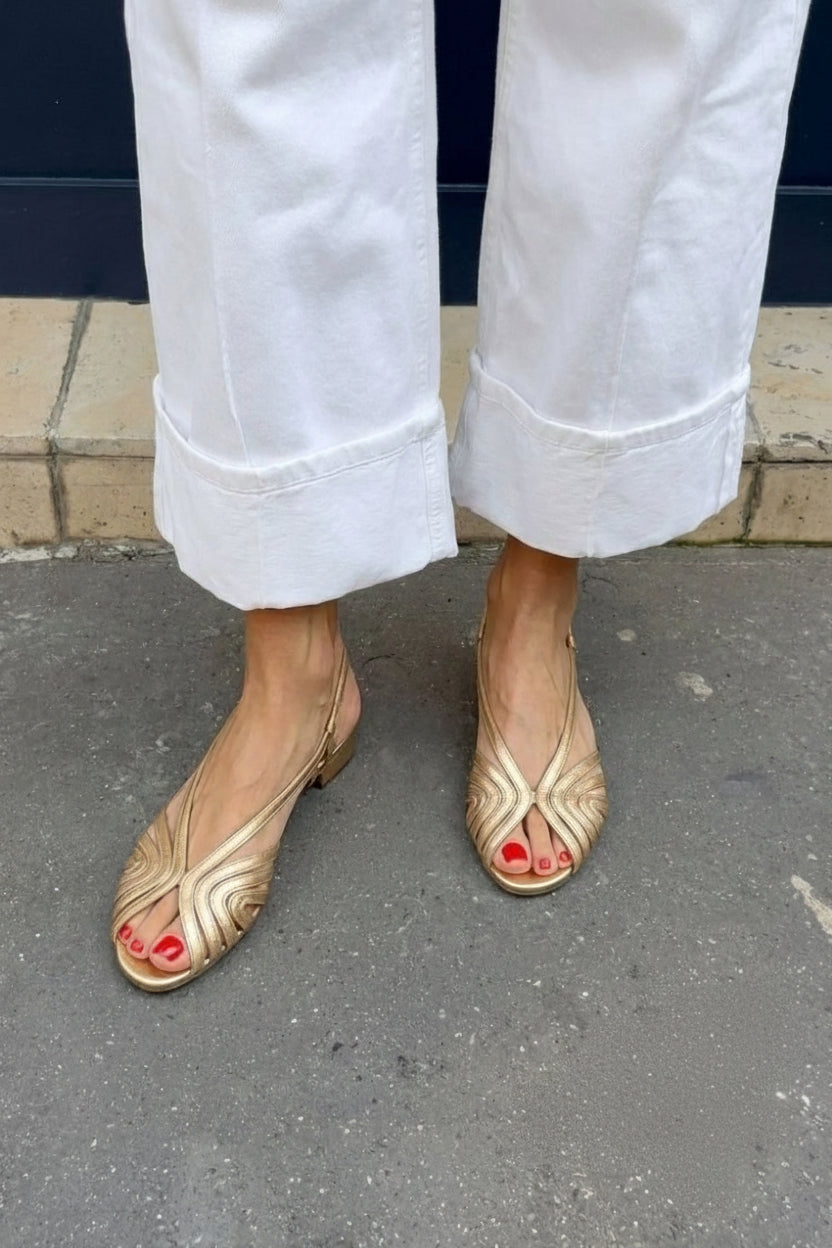 Sandales slingback métalliques Or à bout rond avec des brides