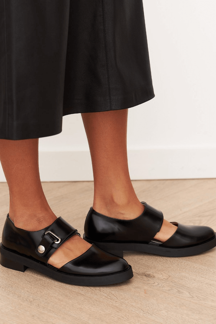 Ballerines slingback découpées à bout rond en couleur unie