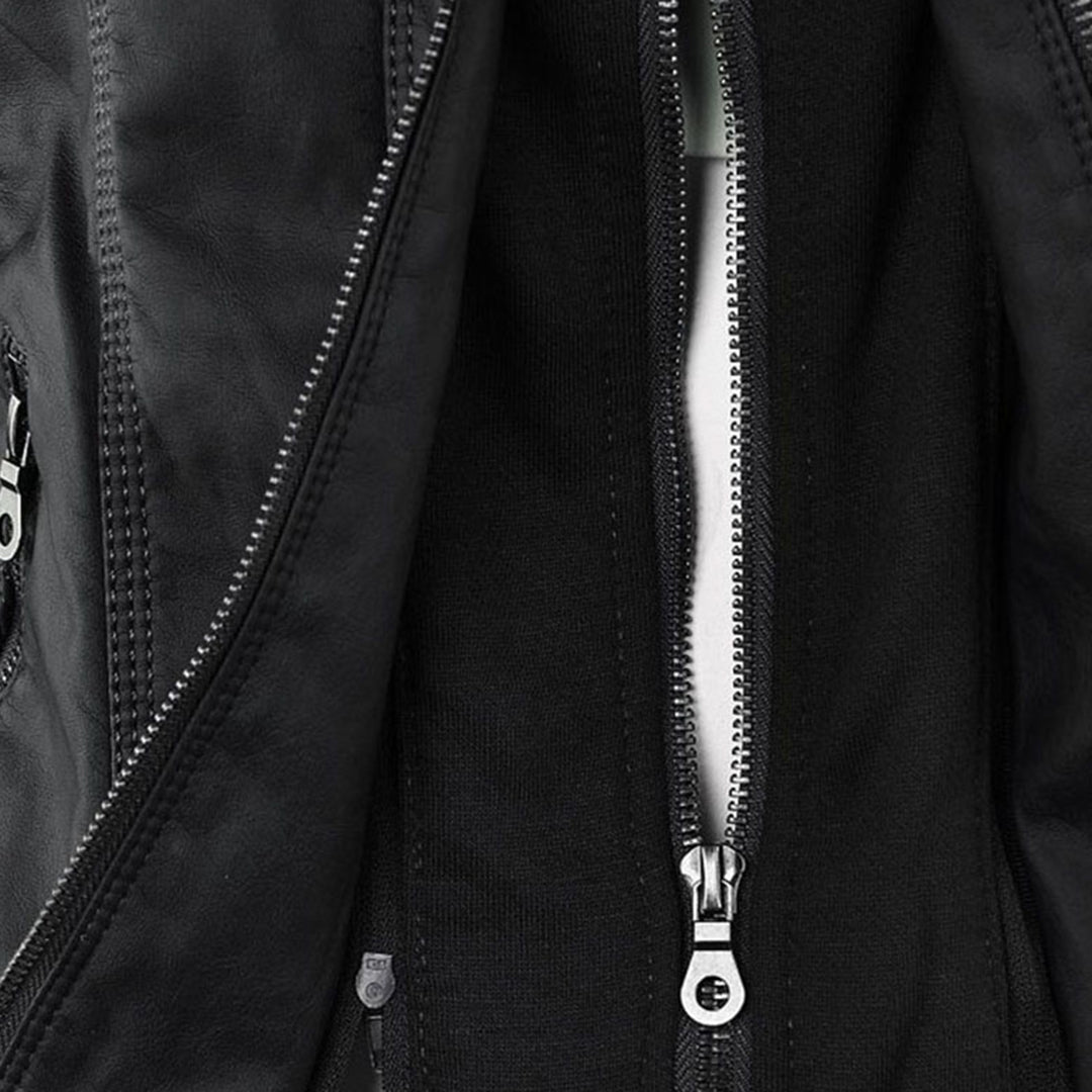 Détail de la veste Flavia en cuir