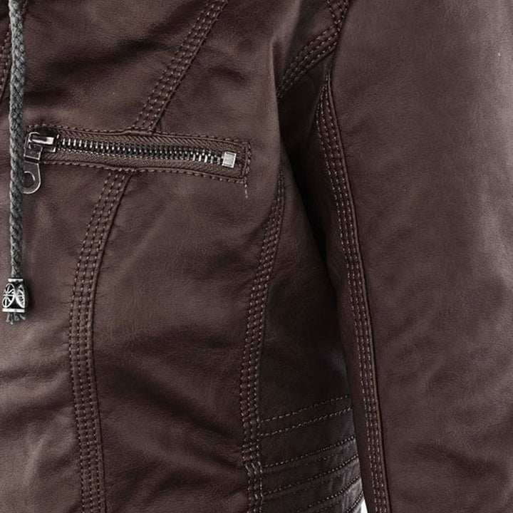 Détail de la veste Flavia en cuir