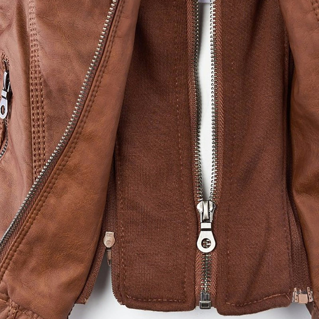 Détail de la veste Flavia en cuir