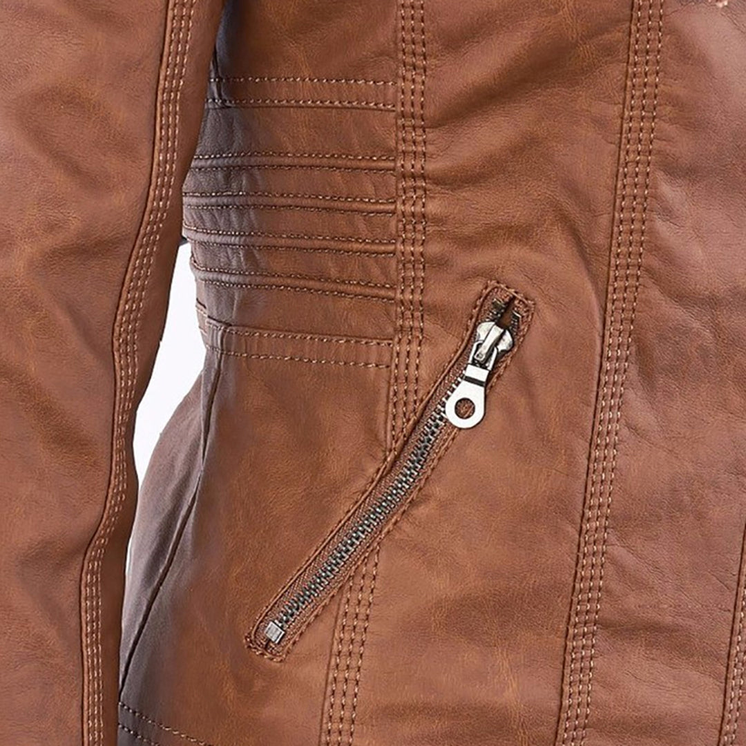 Détail de la veste Flavia en cuir