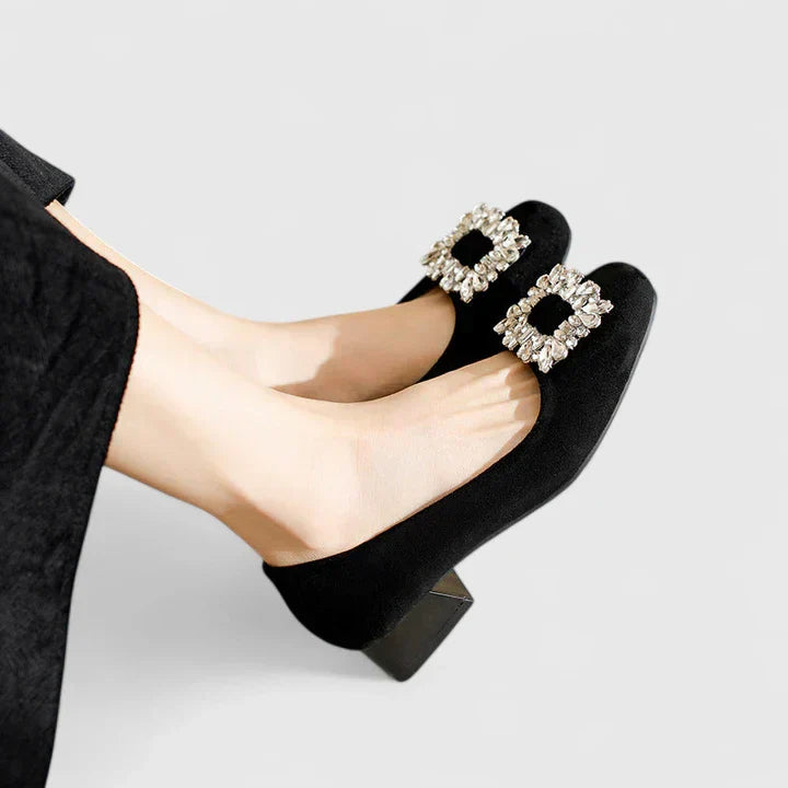 Julianyssa | Escarpins à talon bas et boucle strass