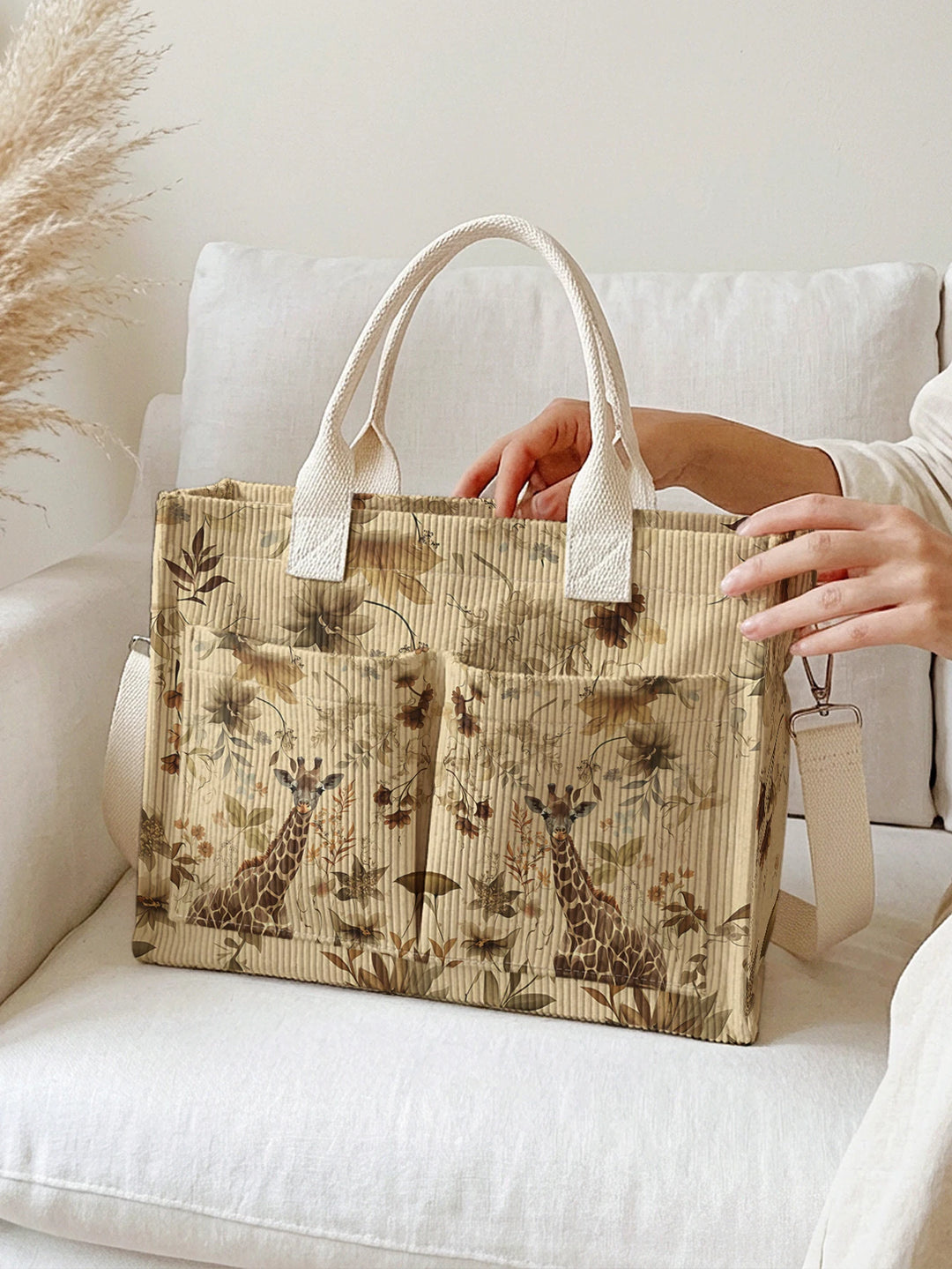 Sac cabas en velours côtelé Gigi la Girafe, présentation du modèle