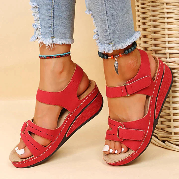 Sandales compensées à boucle et scratch