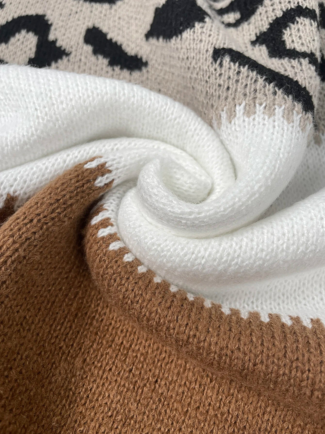 Solène | Pull à motif léopard