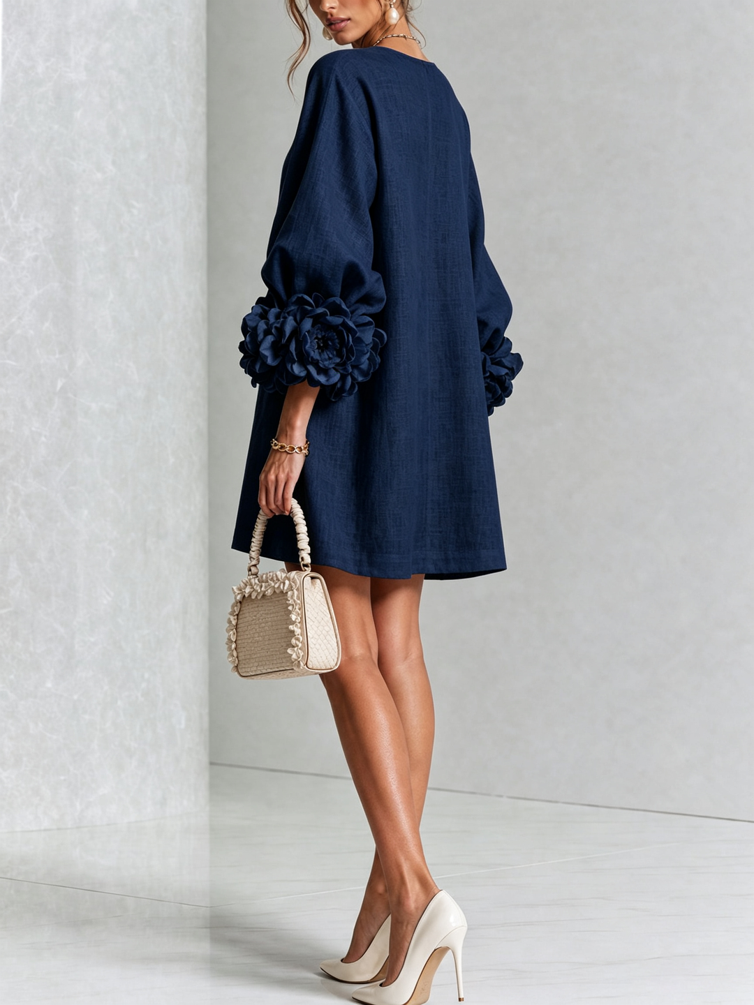 Amara™ | Robe Mini Élégante avec Boutons Floraux