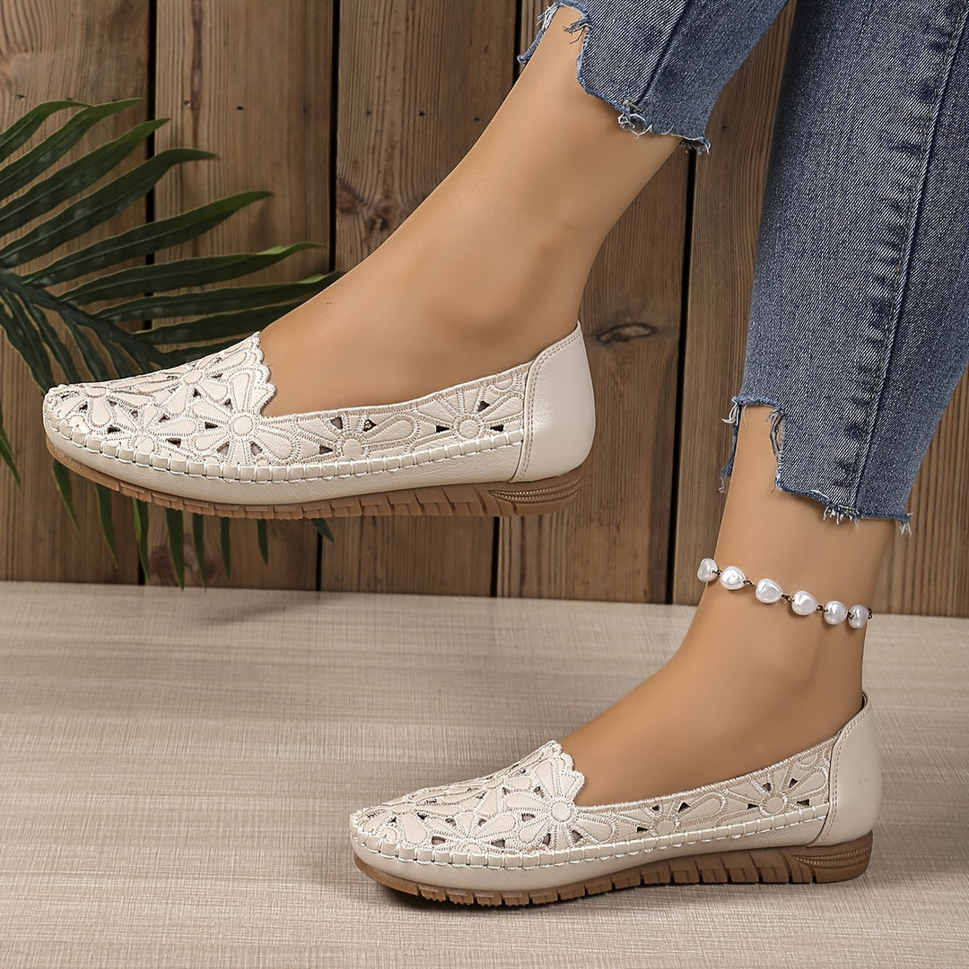 Fleurie | Ballerines ajourées à motif floral