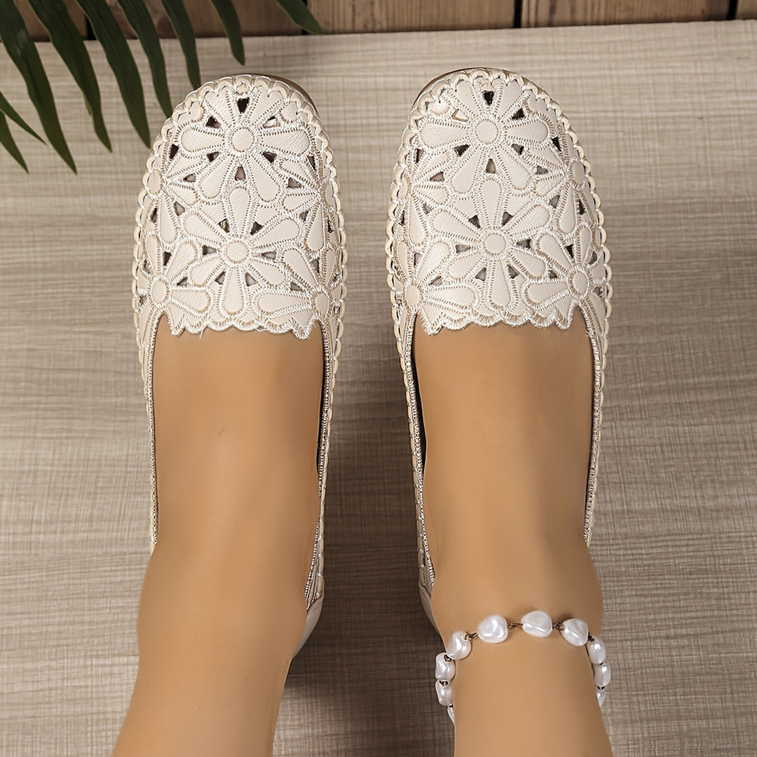 Fleurie | Ballerines ajourées à motif floral