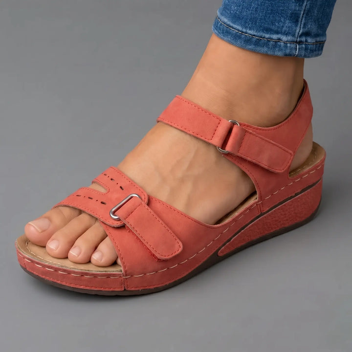 Sandales compensées à boucle et scratch